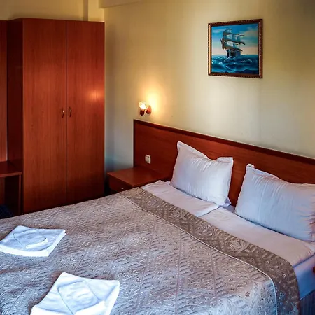 Dionis Hotel 3*