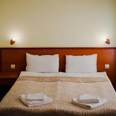 Dionis Hotel 3*