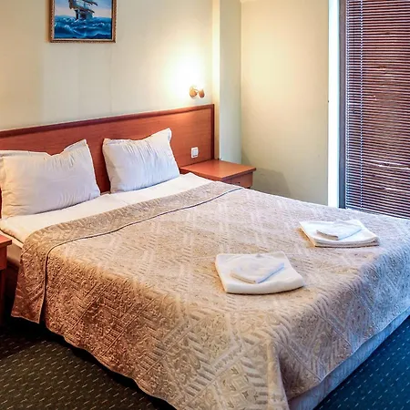 Otel Dionis 3*
